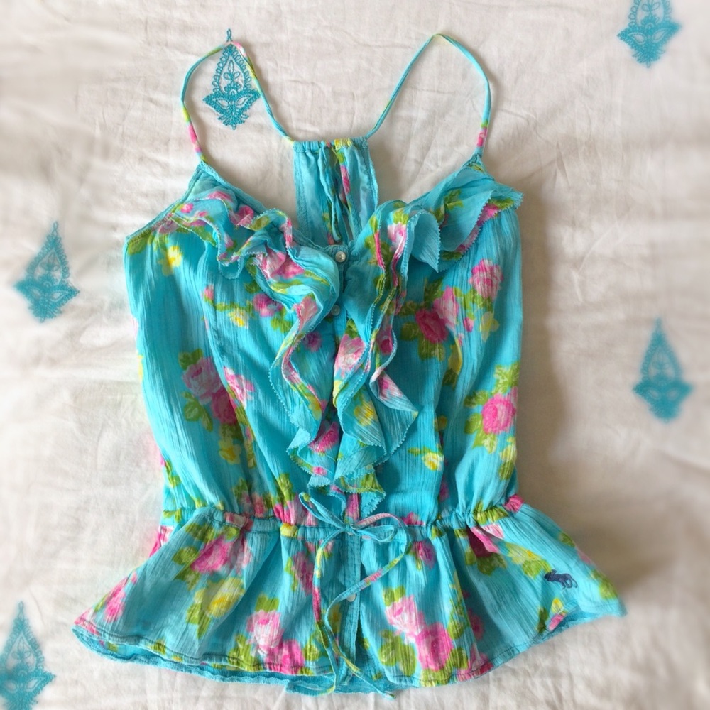 Extremely cute A&F ruffled top